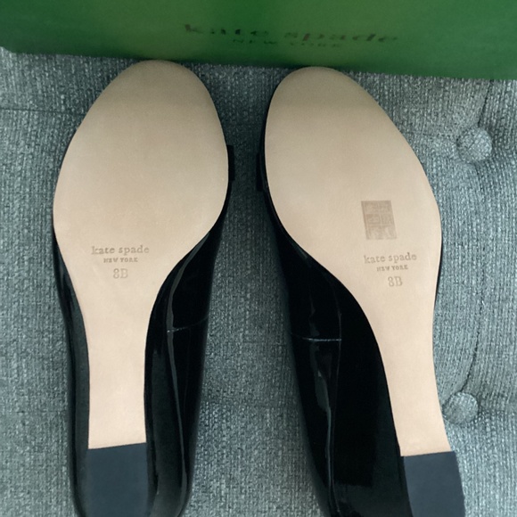 kate spade new york Women's Bowdie Wedge Pumps, size 8, $268 - Picture 3 of 12